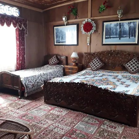 Heritage Geneva House Boat Srinagar  Exterior photo
