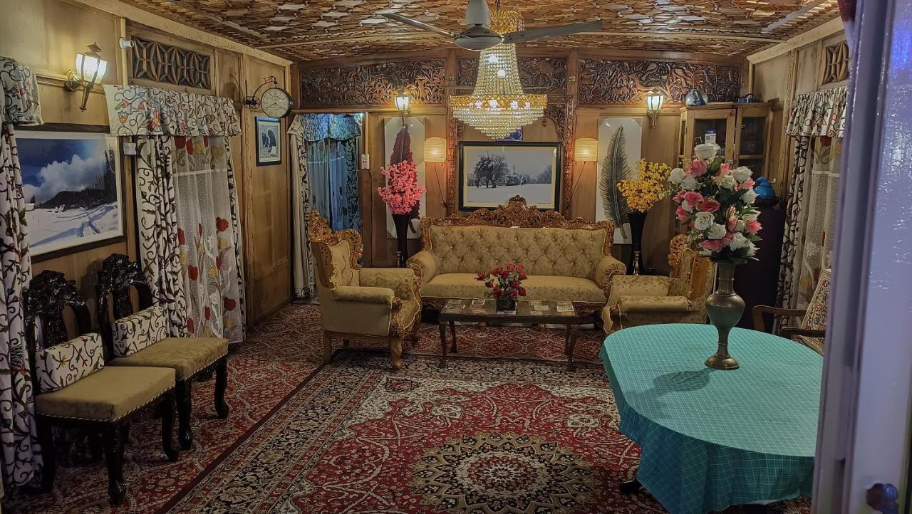 Botel Heritage Geneva House Boat Srinagar (Jammu and Kashmir)