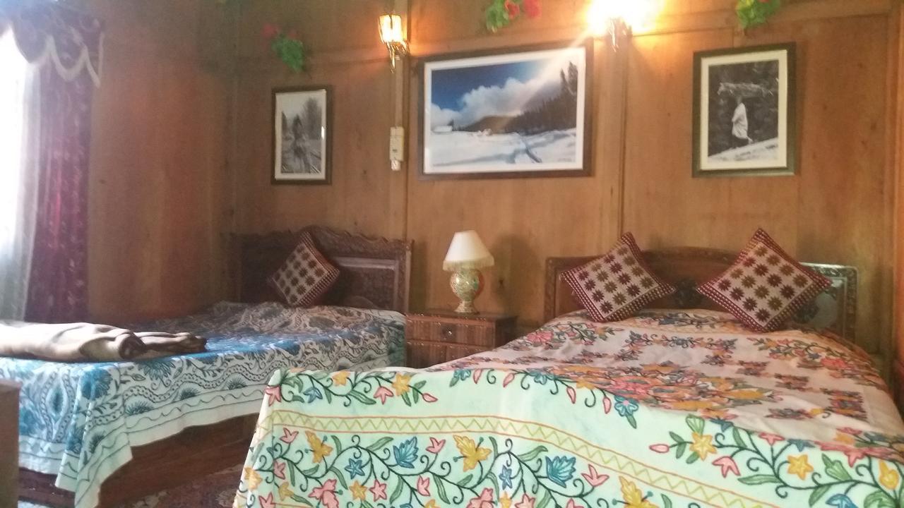 Heritage Geneva House Boat Botel Srinagar (Jammu and Kashmir)