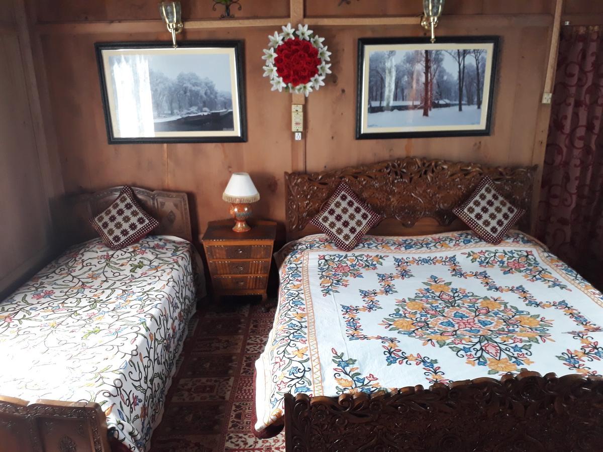 Heritage Geneva House Boat 3* Srinagar (Jammu and Kashmir)