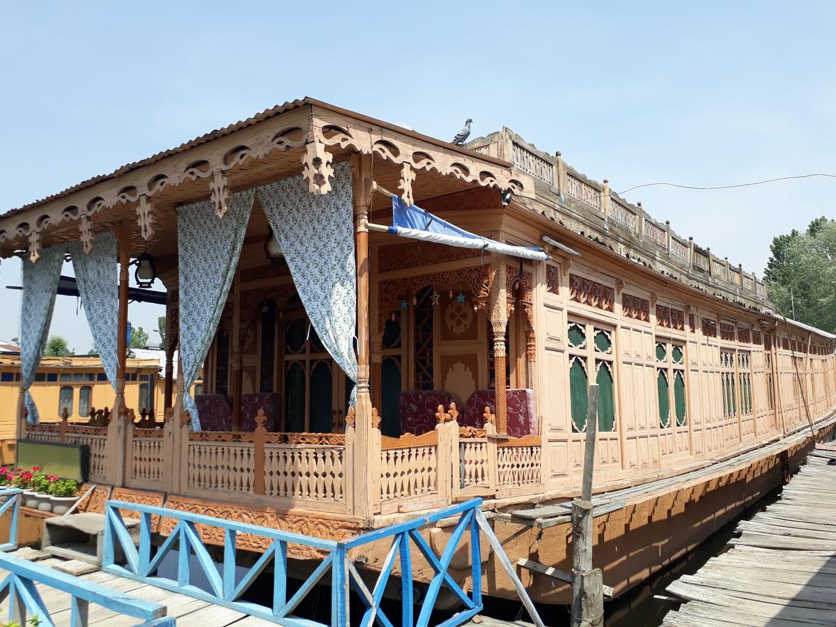 Heritage Geneva House Boat Botel 3*