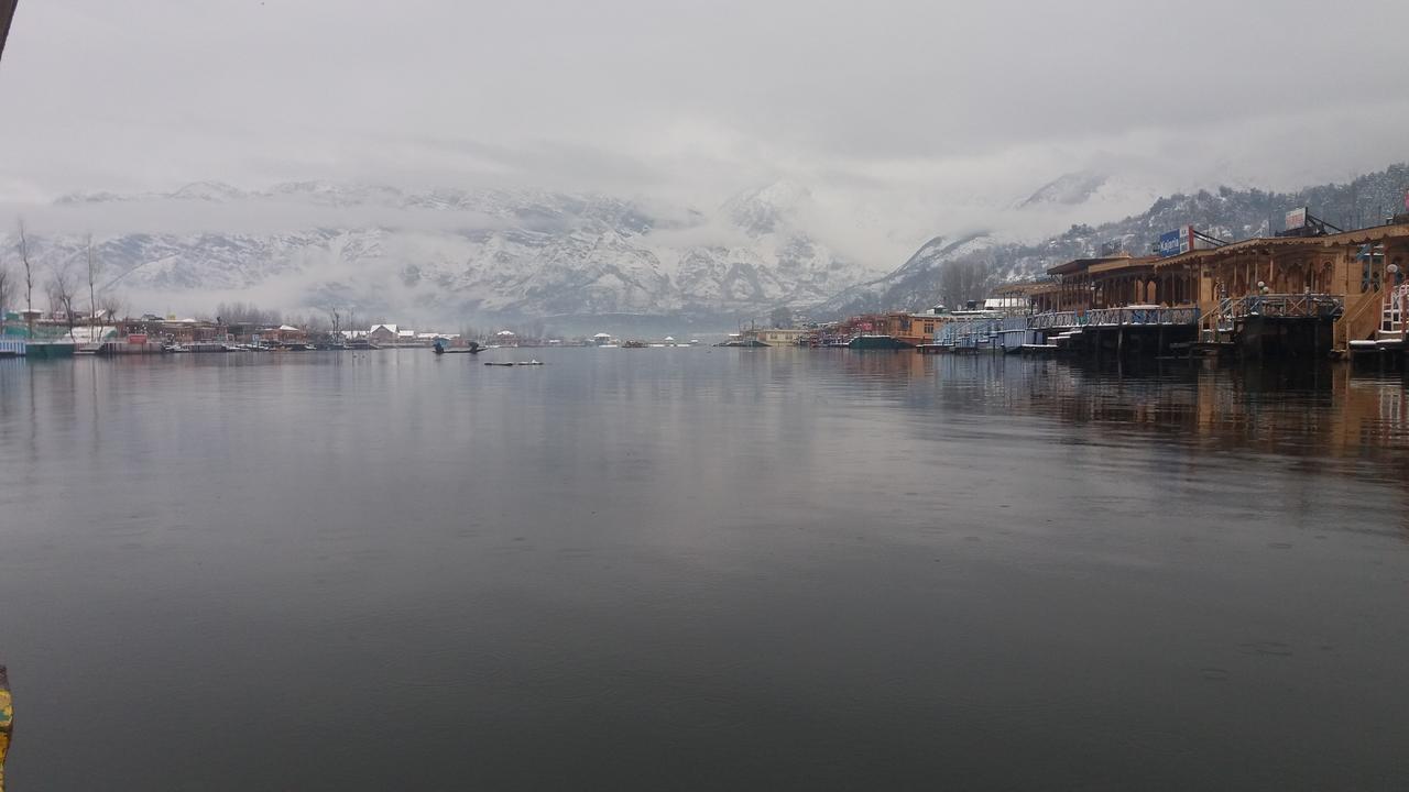 Heritage Geneva House Boat Botel Srinagar (Jammu and Kashmir)