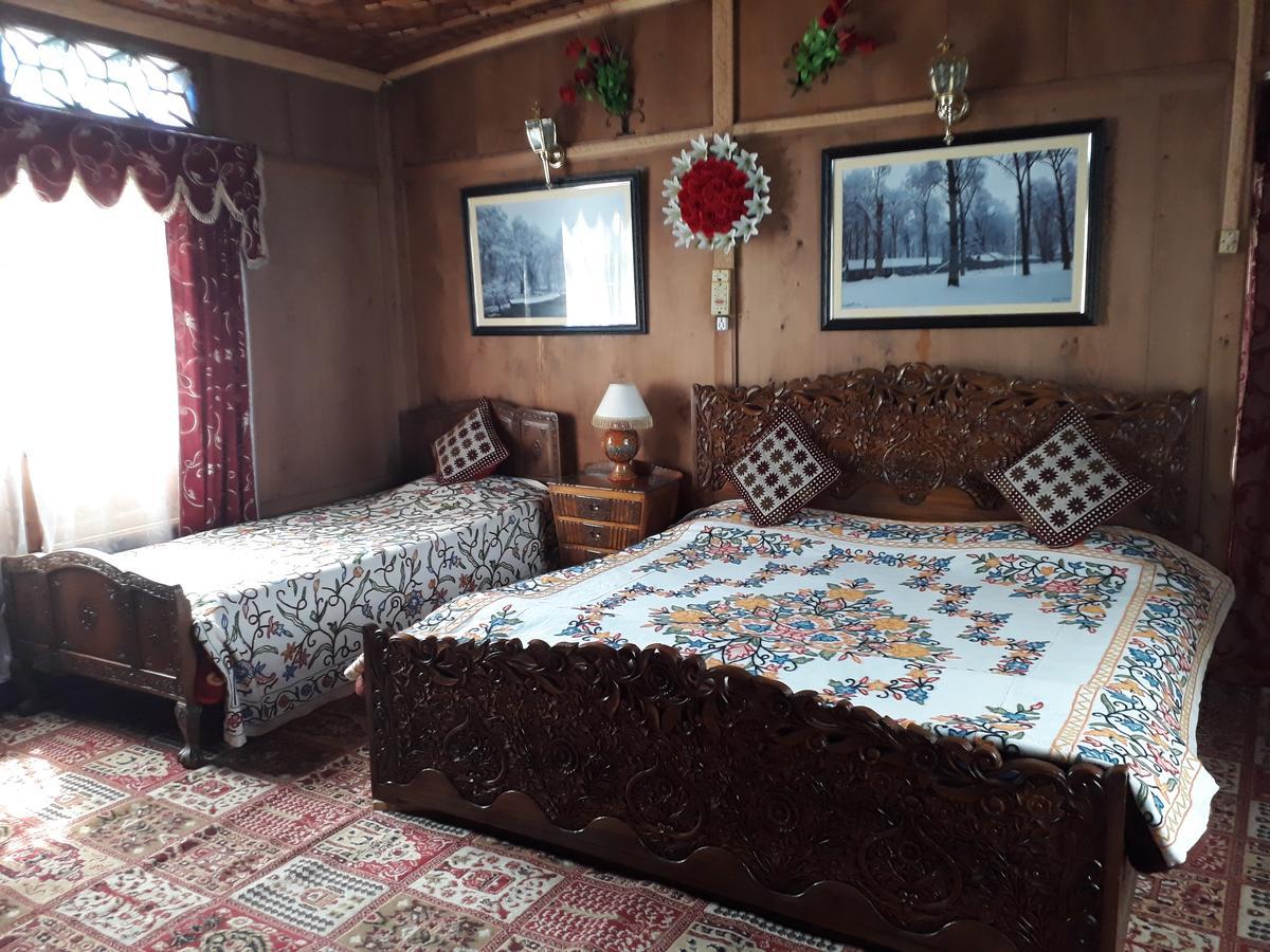 Heritage Geneva House Boat Botel Srinagar (Jammu and Kashmir)