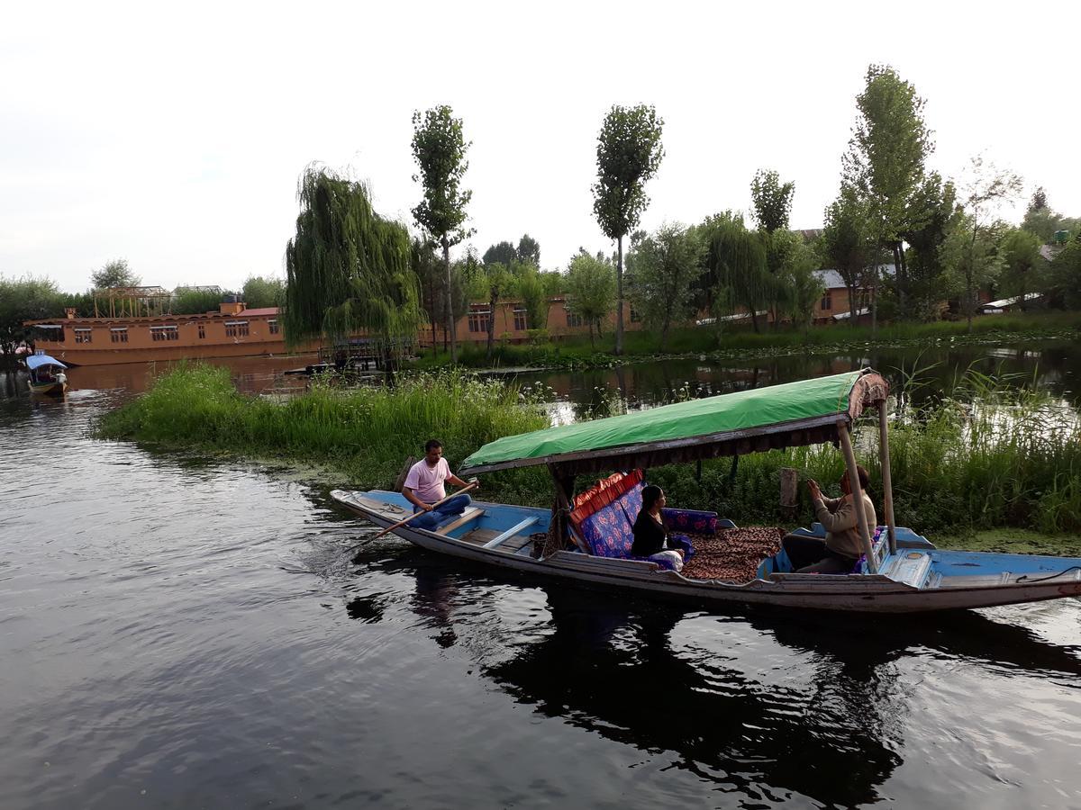 Heritage Geneva House Boat 3* Srinagar (Jammu and Kashmir)