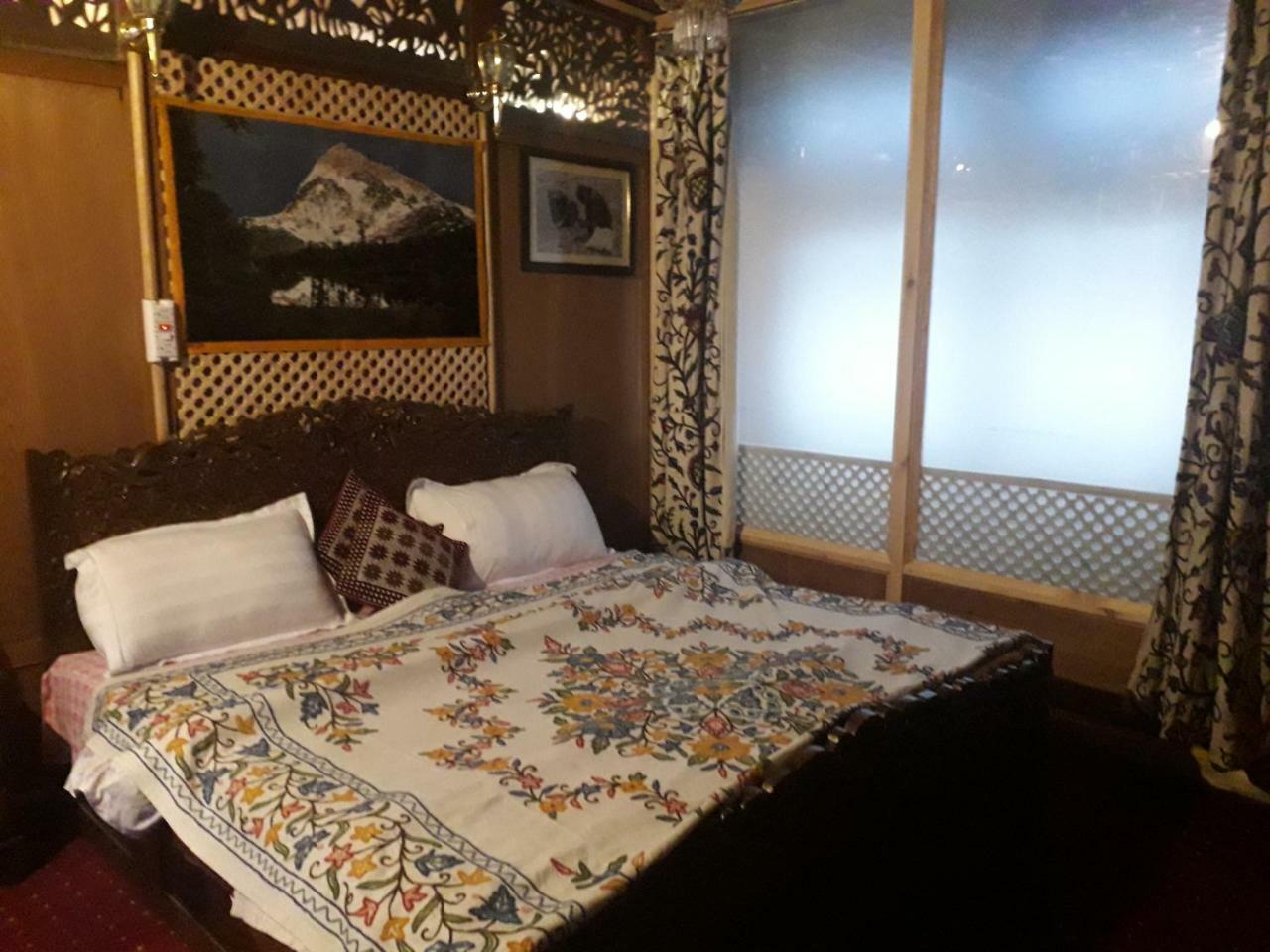 Heritage Geneva House Boat Botel Srinagar (Jammu and Kashmir)