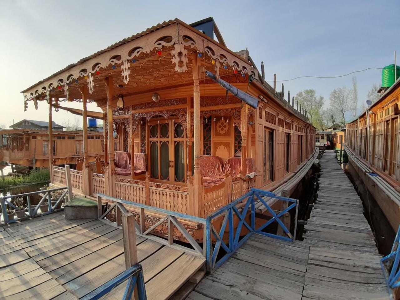 Botel Heritage Geneva House Boat Srinagar (Jammu and Kashmir)