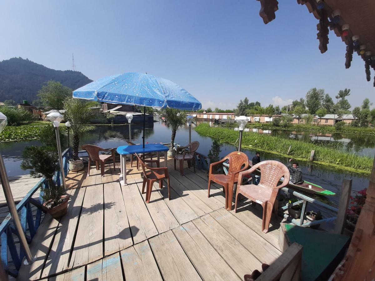 Heritage Geneva House Boat Botel 3*